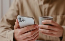 Điều gì xảy ra nếu thay pin iPhone không chính hãng?