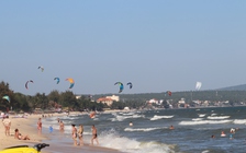 Mũi Né đẹp khi không còn 'quái vật'