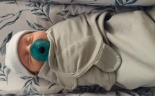 Em bé 'lớn tuổi nhất thế giới' chào đời từ phôi thai đông lạnh năm 1994