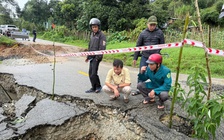 QL40B qua Quảng Ngãi bất ngờ bị sụt lún, gãy đôi, xuất hiện 'hố tử thần'