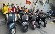 CSGT TP.HCM lập 10 biên bản vụ đoàn xe Vespa vượt đèn đỏ