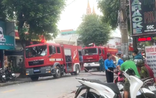 Cháy nhà hàng ẩm thực trên đường Nguyễn Văn Quá ở TP.HCM