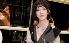 Diện cardigan giúp nàng tạo điểm nhấn tinh tế khi giao mùa