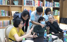 Người trẻ dạy công nghệ miễn phí cho người lớn tuổi