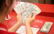 Giá USD hôm nay 17.8.2025: Tăng vọt cùng euro, bảng Anh