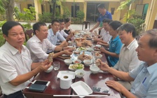 Clip mukbang thịt heo của cán bộ thú y Huế hút hàng trăm ngàn lượt xem