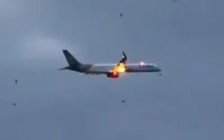 Máy bay cháy động cơ trên không, hành khách nhắn tin vĩnh biệt người thân