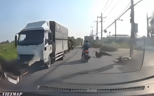 Truy tìm xe tải va chạm xe máy trên đường Võ Văn Bích TP.HCM