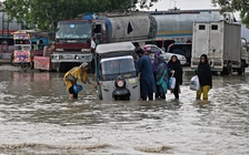 Hơn 400 người chết do mưa lũ ở Pakistan