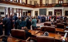 Cuộc đấu 'xanh - đỏ' gay cấn tại Mỹ