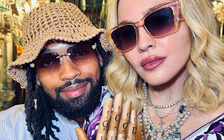 Madonna tận hưởng kỳ nghỉ cùng bạn trai kém 38 tuổi