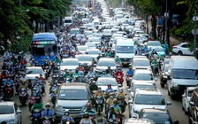 Kiểm soát khí thải ô tô: Xe cũ 'thoát', xe mới lại siết?