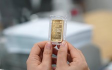 Giá vàng hôm nay 23.8.2025: Xô đổ mọi kỷ lục, lập đỉnh mới gần 127 triệu đồng