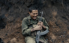 'Mưa đỏ' vượt mốc 100 tỉ, đạo diễn nói gì khi phim bị quay lén?