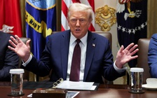 Tổng thống Trump dọa cấm vận cả Nga lẫn Ukraine