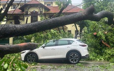 Hà Nội có 36 điểm ngập lụt lớn, giao thông hỗn loạn