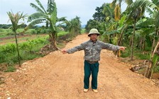 Hiến đất mở lối đi lại cho hàng xóm