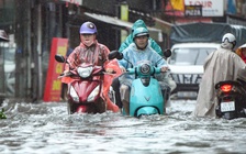 Hà Nội mưa lớn theo từng đợt, nguy cơ ngập lụt trở lại