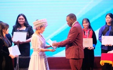 Trao 155 suất học bổng Vallet trị giá gần 3 tỉ đồng cho học sinh, sinh viên