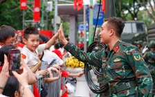 Quân - dân hòa ca 'Như có Bác trong ngày đại thắng'