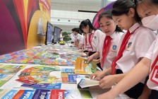 Bộ Chính trị yêu cầu có một bộ sách giáo khoa thống nhất toàn quốc