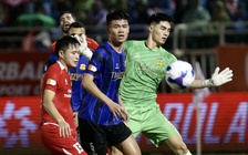 Thủ môn Trung Kiên 'hết phép', HAGL gục ngã trước CLB Công an TP.HCM trong trận thủy chiến