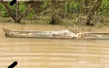 Tìm tung tích thi thể và quan tài trôi trên hồ thủy điện