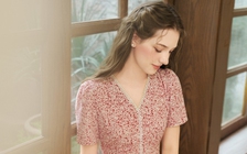 Đẹp dịu dàng, nền nã khi diện váy hoa, váy họa tiết đi làm, đi học