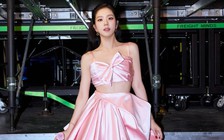 Nét dịu dàng ẩn mình sau sắc hồng rực rỡ