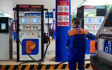 Giá xăng dầu hôm nay 30.8.2025:  Chiết khấu tăng vọt, trong nước tuần tới có thể giảm nhẹ