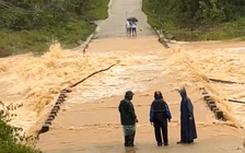 Mưa lớn suốt đêm, cảnh báo lũ quét trên các sông tại Quảng Trị