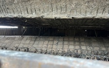 Gầm cầu Vĩnh Tuy trơ lõi thép sau vụ cháy bãi xe