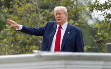 Ông Trump tuyên bố sẽ áp thuế đến 250% đối với dược phẩm