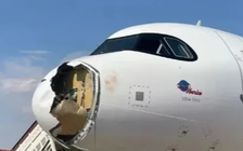 Chiếc máy bay đen đủi - vừa vận hành 4 tuần đã bị chim đâm vỡ mũi