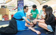 'Nếu bỗng nhiên mẹ bất tỉnh, con phải làm gì?'