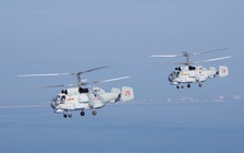 Trực thăng săn ngầm Ka-28 tham gia diễu binh trên biển hiện đại ra sao?