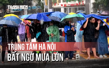 Hà Nội mưa lớn bất ngờ, không khí A80 vẫn không giảm nhiệt