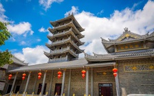 Ngôi chùa 'độc nhất miền Tây' xây dựng từ hàng chục ngàn viên đá nguyên khối