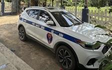 Xuất hiện xe dán decal 'Cuộc sống cô đơn' na ná xe CSGT: Có vi phạm không?