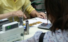 Giá vàng hôm nay 10.9.2025: Giảm khi nhà đầu tư bán tháo