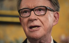 Đại sứ Anh tại Mỹ mất chức vì dính líu với tỉ phú ấu dâm