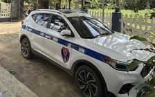 Xe dán decal na ná xe CSGT 'bão mạng': Trò vui tiềm ẩn rủi ro giao thông