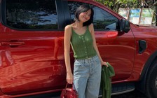 Đơn giản nhưng vẫn cuốn hút với áo hai dây