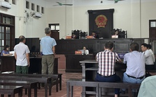 Cựu trưởng thôn 'lạm quyền nhưng không tư lợi', tòa giảm 1 năm tù