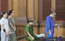 Cựu nhân viên ngân hàng chơi app 'Phố Đèn Đỏ', bị lừa đảo