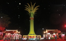 'Dòng sông hoa lửa' tri ân các thanh niên xung phong

