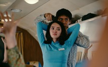 'Tử chiến trên không' vượt 'Mưa đỏ' dẫn đầu phòng vé