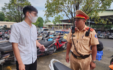 CSGT TP.HCM: Phụ huynh bị phạt 12 triệu vì để con không bằng lái chạy xe máy