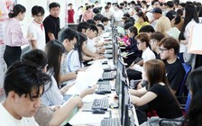 Học phí cao, sinh viên tìm hỗ trợ ở đâu?