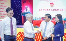 Cầu nối giữa Đảng và nhân dân